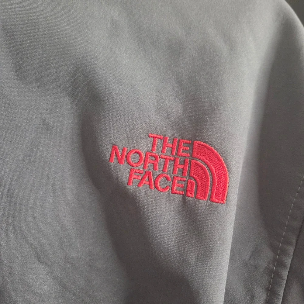 The North Face Mens XL Grey Black Red Full Zip Softshell Jacket Mock Neck Logo
